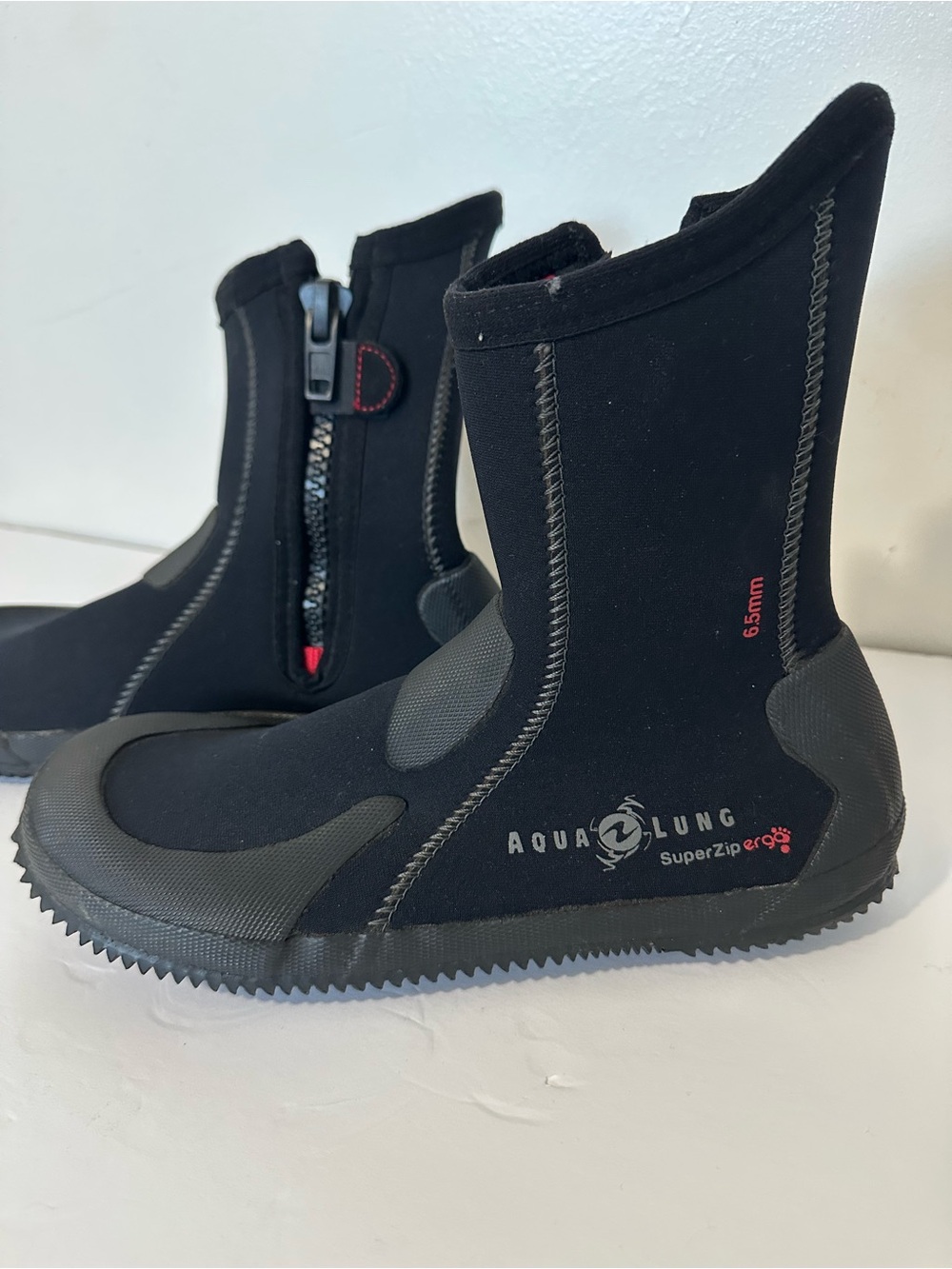 Aqua Lung 6.5mm Black Neoprene Dive Boots with SuperZip